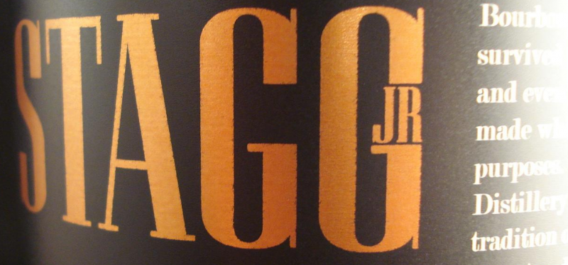 STAGG JR. Cartel de pub de doble cara de whisky Bourbon, 12 pulgadas de  diámetro, incluye soporte de madera para colgar en la pared, solo para uso  en