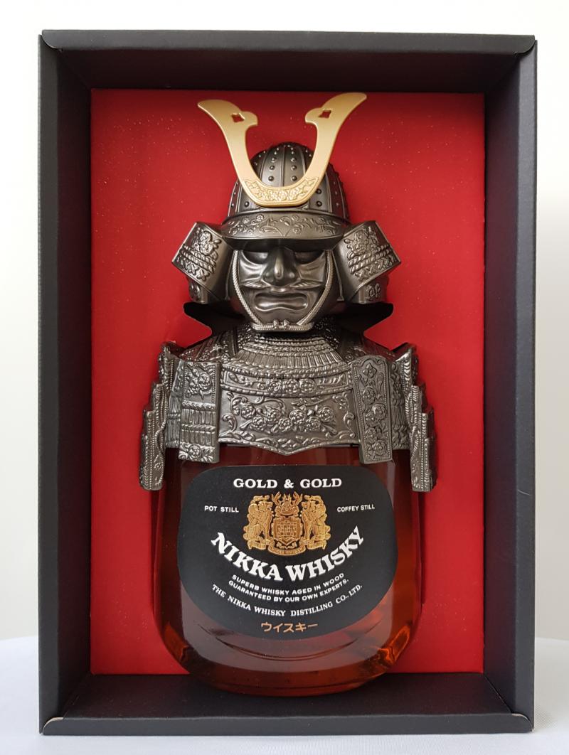 Le whisky Nikka Gold & Gold Samourai : une bouteille collector